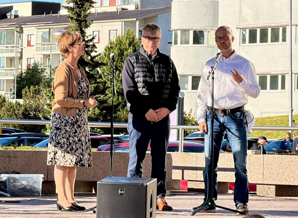 Sari Essayah, Peter Östman, David Pettersson, Kokkolan iltatori